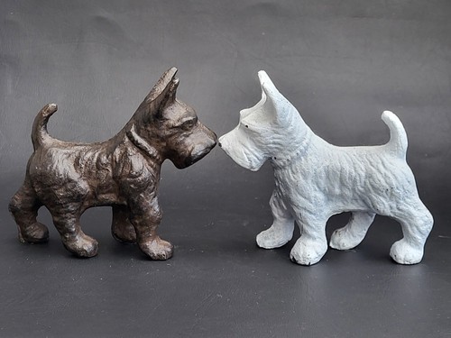 Pair cast iron scottie - cast,