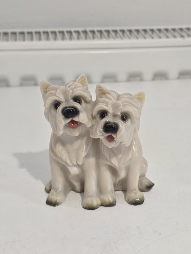 Vintage pair resin - vintage,